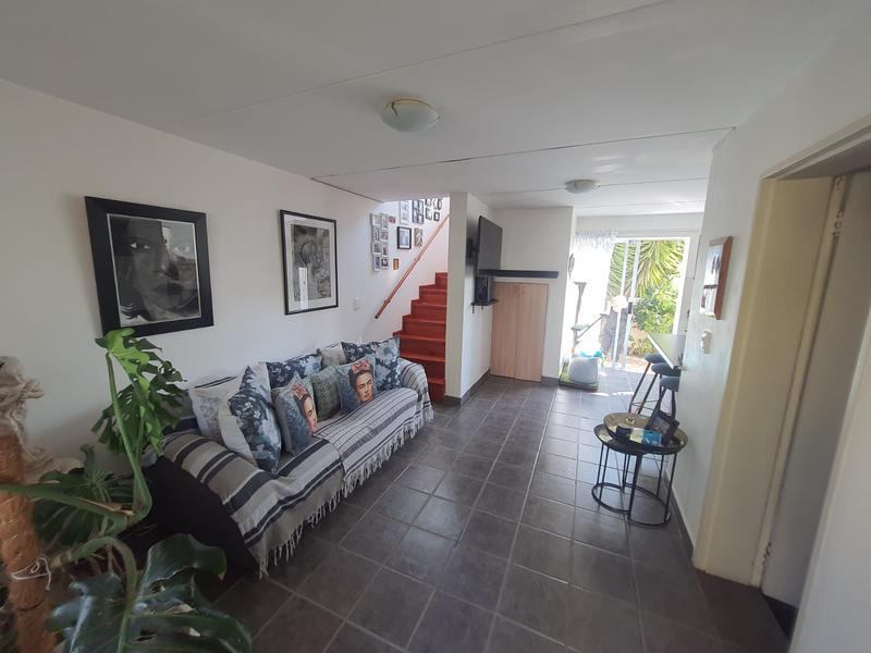 2 Bedroom Property for Sale in Gordons Bay Western Cape
